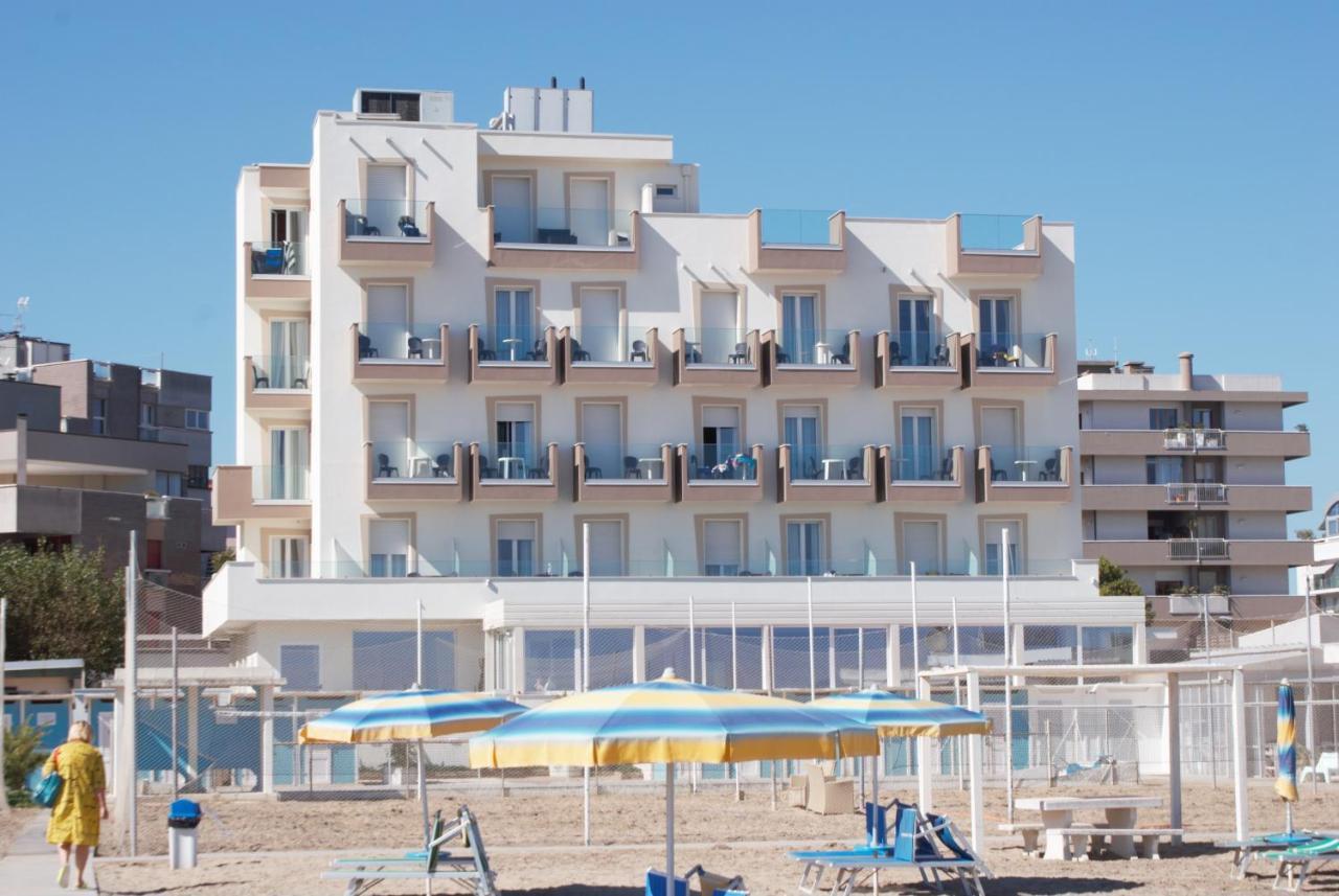 Hotel Caesar Paladium Rimini Buitenkant foto