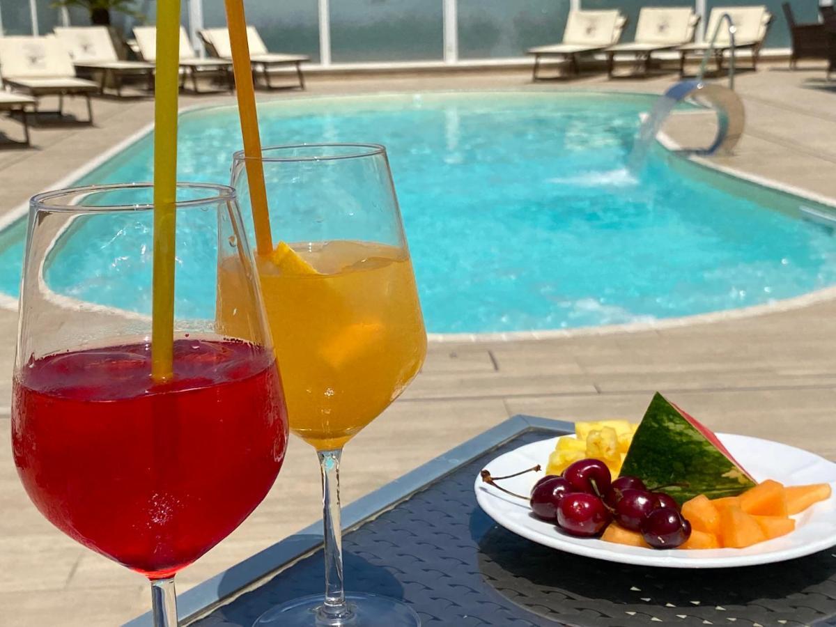Hotel Caesar Paladium Rimini Buitenkant foto