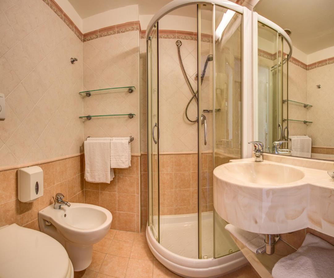 Hotel Caesar Paladium Rimini Kamer foto